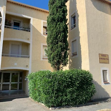 Beau T2 Avec Jardin Frejus Plage Kültér fotó