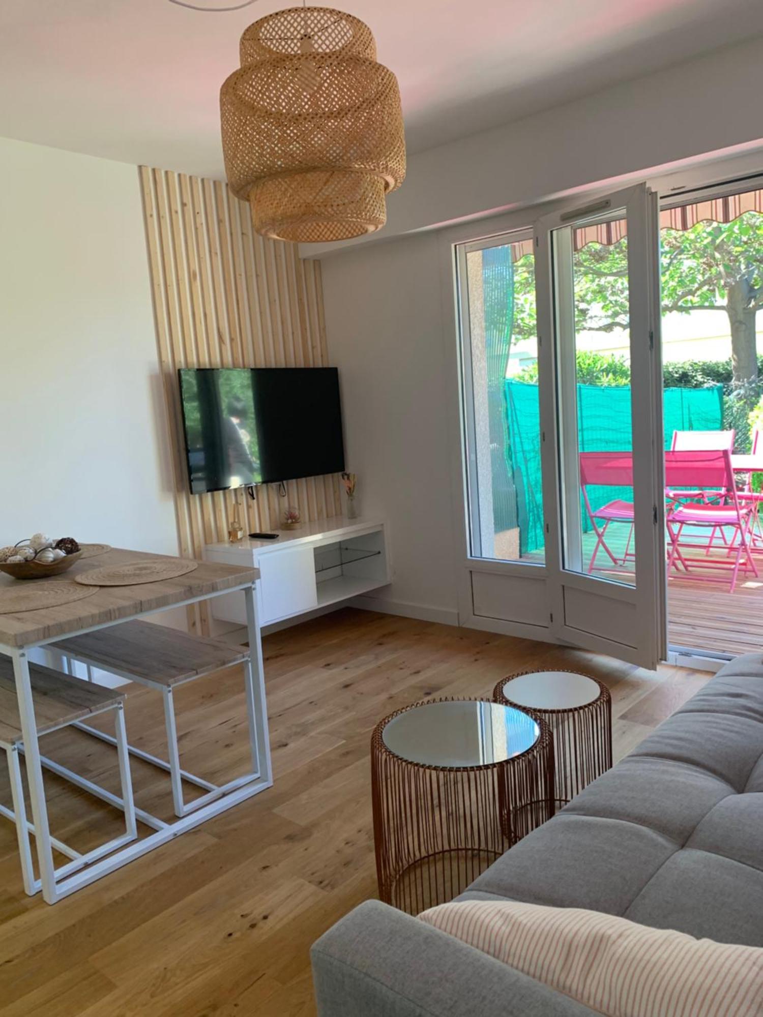 Beau T2 Avec Jardin Frejus Plage Kültér fotó
