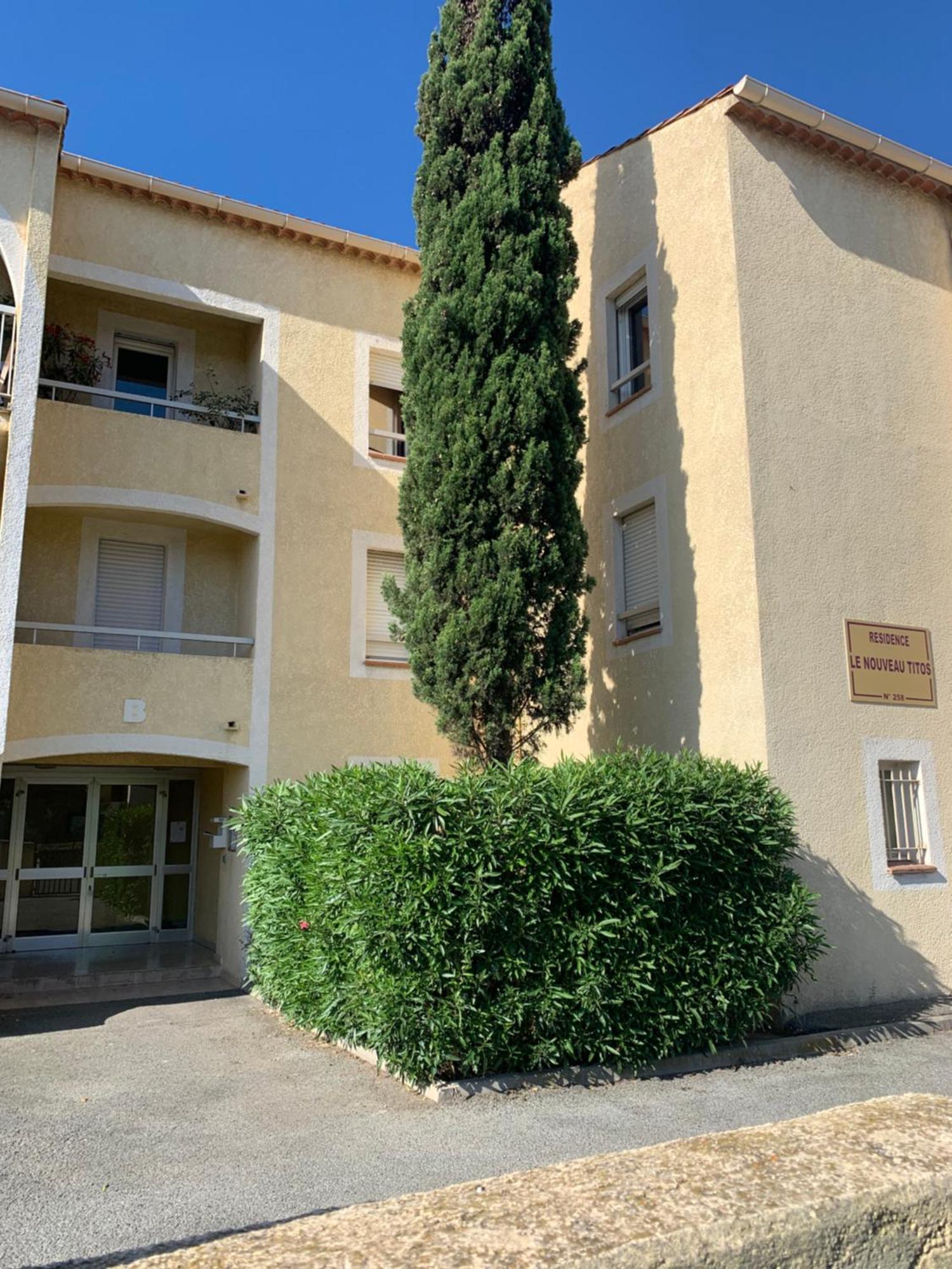 Beau T2 Avec Jardin Frejus Plage Kültér fotó